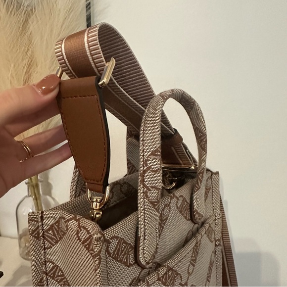 Michael Kors GiGi XS NS Shopper Tote XBody - Picture 5 of 6